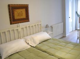 Hotel Tres Carabelas: Baiona'da bir otel