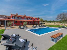Sea View apartments with shared Pool, отель в городе Помер
