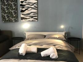 KALAMATA CITY CENTER STUDIO, hotel in Kalamata