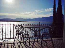 Residenza Bellavista Eremitaggio, hotel cerca de Parque Baia delle Sirene, Torri del Benaco