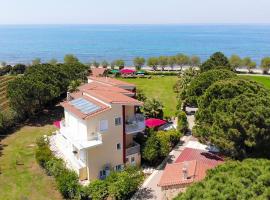 Irida Beach Resort Suites, lägenhetshotell i Kyparissia