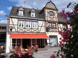 Winzerhäuschen am Brunnen