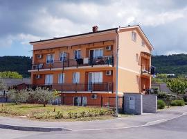 The Orange house, hotel di Izola
