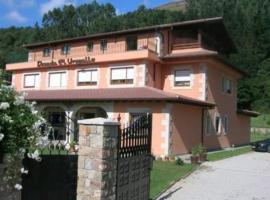 Posada El Urogallo en el Valle de Cabuérniga, hotell i Renedo