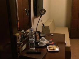 Kanaan Group Hotel, hotel with parking in Baalbeck