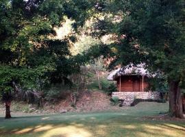 Cozy Sierraverde Cabins cabana la ceiba, hotel a Damían Carmona