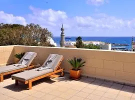 CENTER Penthouse - MEDIEVAL Town 10'- BEACH 2'