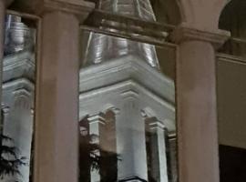 Palazzo Dragoni, ξενοδοχείο στο Σπολέτο