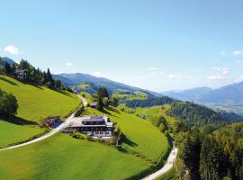 Sonnenalm Mountain Lodge, hotel in Gröbming