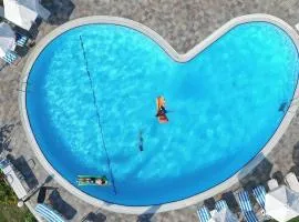 Birikos Hotel & Suites