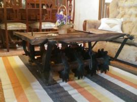 La Trilla, Hotel in Cacin