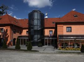 Zámecký Hotel Zlatý Orel, hotel a Hranice