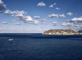 Plaka Sea Front Residence