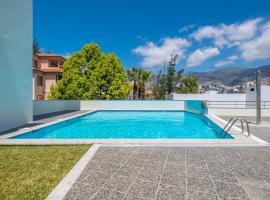 Miramar Apartment with pool by Holiday Rental Madeira