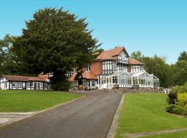 Lyons Woodlands Hall, hotel in Ruthin