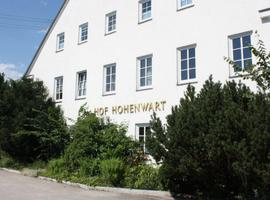 Hotel Boarding House Hohenwart, hotel v destinaci Fuchstal