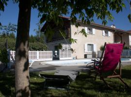 GÎTE EN COMMINGES, hotel with parking in Franquevielle