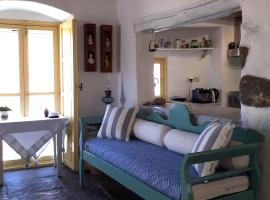 Open Space House at the Castle of Chora, Serifos, cheap hotel in Serifos Chora