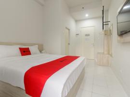 RedDoorz Apartment @ Dramaga Tower, allotjament vacacional a Bogor