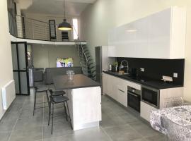 GRAND LOFT chic et moderne, déco industrielle, ξενοδοχείο σε Beausoleil