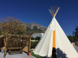 Casa Bella Teepees, hotel s parkováním v destinaci Zújar