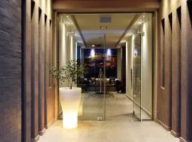 CROSS PLAZA