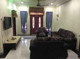 CM HOMESTAY, hotel in Kampung Raja