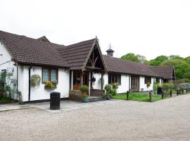 Little Foxes Hotel & Gatwick Airport Parking, hotel em Crawley