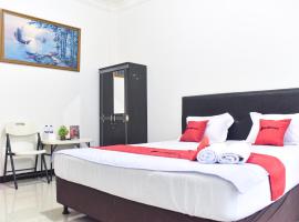 RedDoorz near Sultan Hasanuddin Airport 2, hotel near Sultan Hasanuddin International Airport - UPG, 