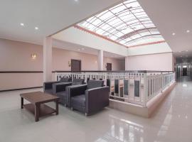 RedDoorz Plus @ Tanjung Pandan Belitung 2、タンジュンパンダンのホテル