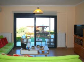 Comfy flat with Garden near the Beach, hotel in Theologos