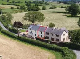 Ty Doli Cottage, rural location just outside Conwy town