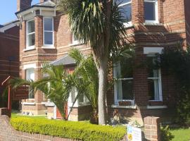 Colebrook Guest House, hotel perto de Cathedral Church of St Michael and St George, Farnborough