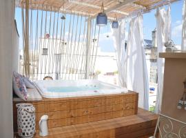 Vico degli Ebrei - Rooftop Jacuzzi - self check-in, B&B in Leverano