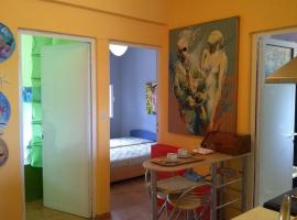 House of colors, cheap hotel in Nea Mesangala