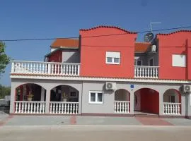 Apartments Megi