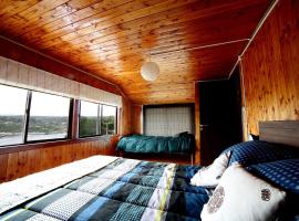 Hostería La Casa del Mar, hotel with hot tubs in Bahía Mansa