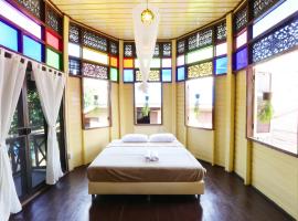 Baankhon Private room in Thai house Adult only Check in by yourself, semesterhus i Bangkok
