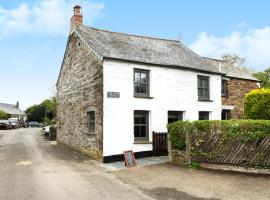 The White Cottage B&B, hotel with parking in Saint Teath