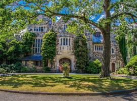 The Castle at Skylands Manor, hotel con estacionamiento en Ringwood