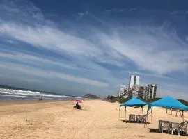 CASA EN PRIVADA FRENTE A LA PLAYA CON ALBERCA!