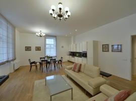 Kolonada luxury 2 bedroom apartment Snezka, מלון במריאנסקה לזנה