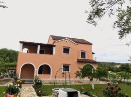 Yiouli Holiday Home, hotel in Acharavi