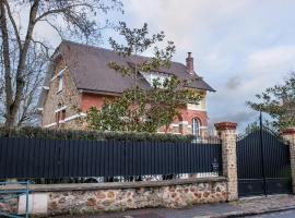 Chambre chez l'habitant, homestay in Orsay