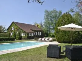 Mansion in Charrin by Loire with Pool
