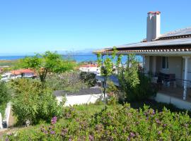 Corinthian Sun - Vacation Home, casa de campo em Corinto