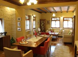 Traditional Guesthouse Marousio, hotel with parking in Rodavgi