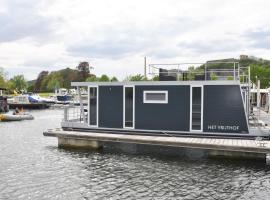Cozy floating boatlodge "Het Vrijthof", hotell i Maastricht