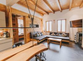 Luxus-Chalet am Fluss, хотел с паркинг в Schwarzach bei Nabburg