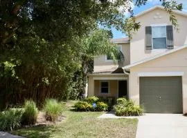 Beautiful Hollywood style home next to Disney